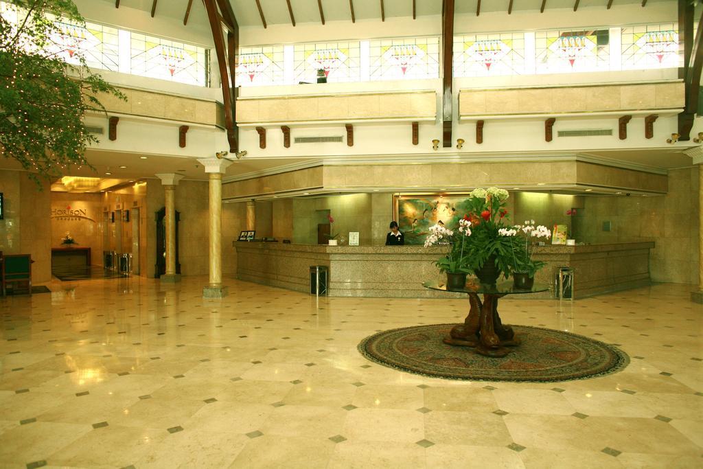 Horison Ultima Bandung Hotel Buitenkant foto