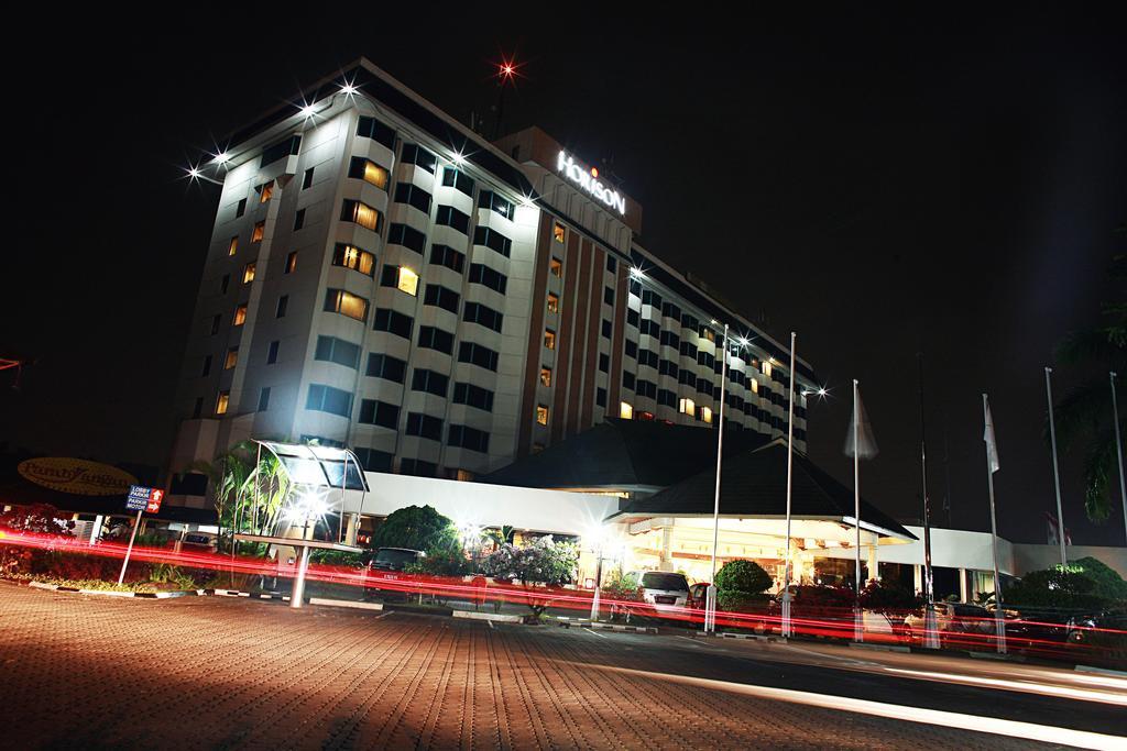 Horison Ultima Bandung Hotel Buitenkant foto