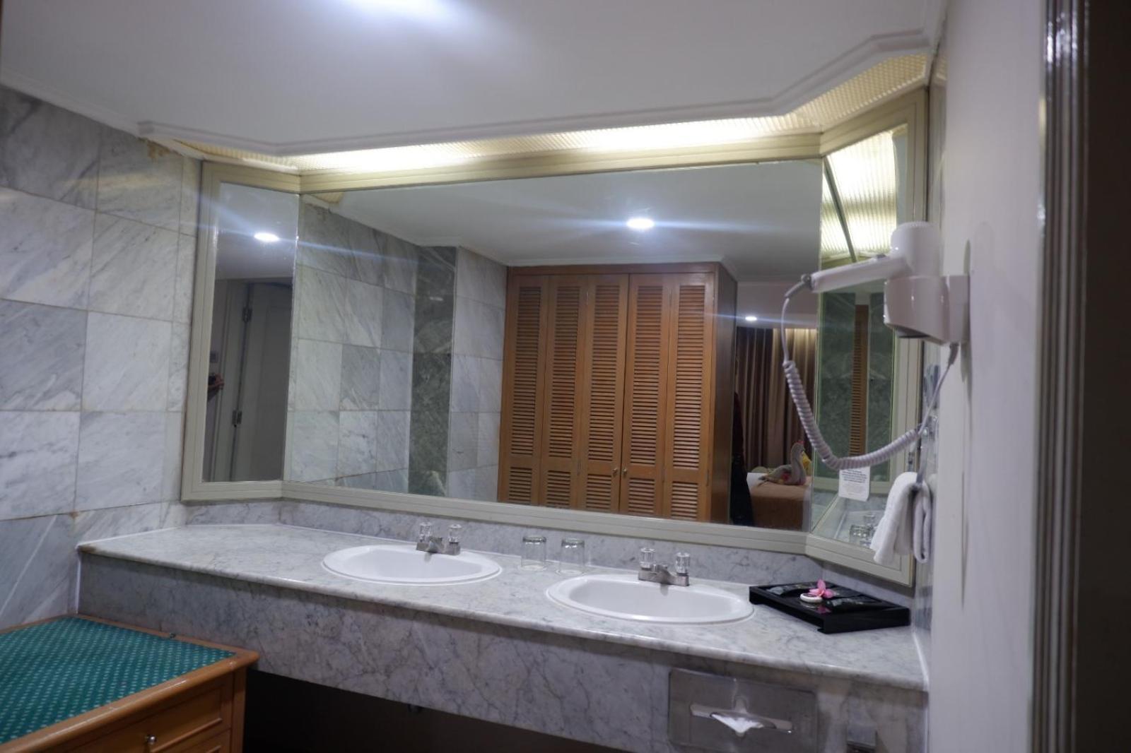 Horison Ultima Bandung Hotel Buitenkant foto