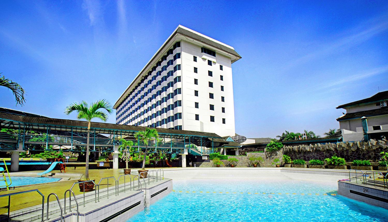 Horison Ultima Bandung Hotel Buitenkant foto